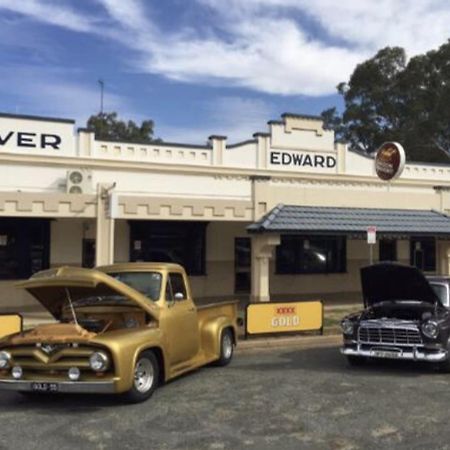 Edward River Hotel Deniliquin Bagian luar foto