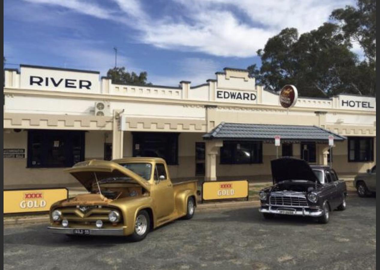 Edward River Hotel Deniliquin Bagian luar foto